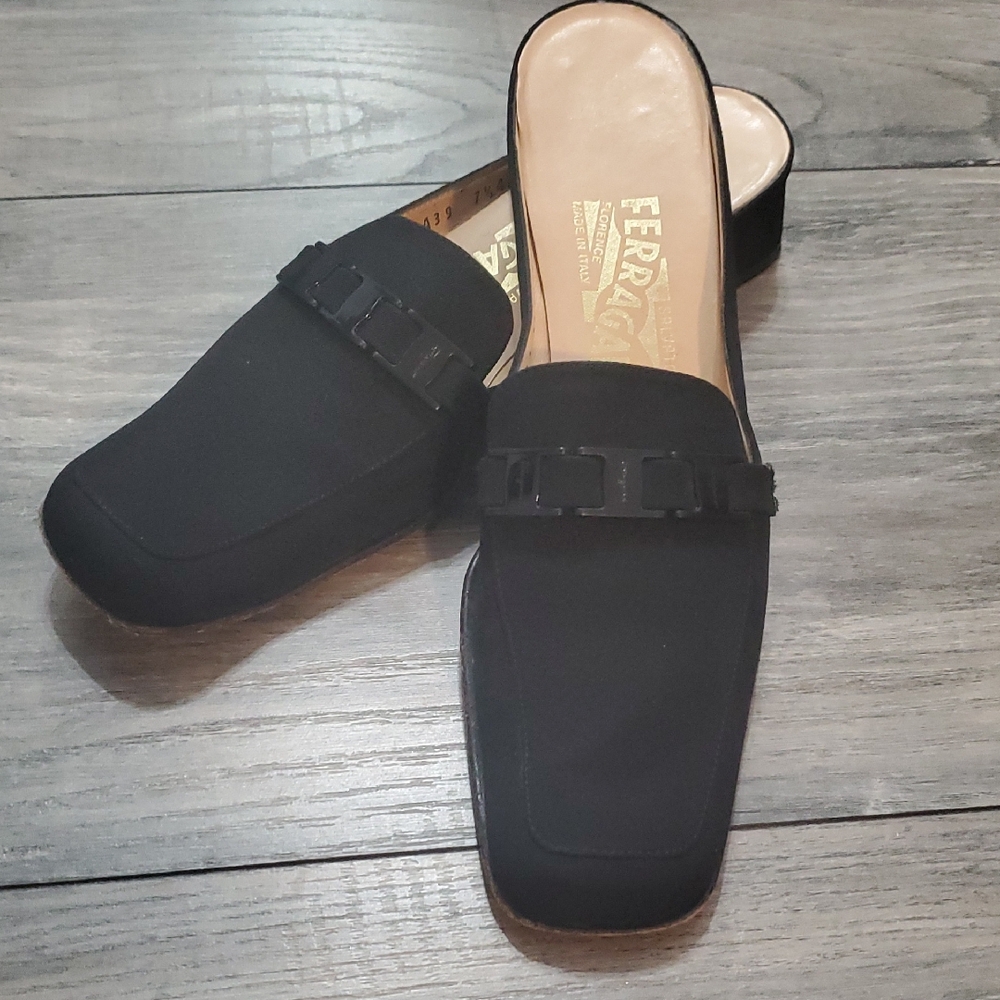 Salvatore Ferragamo Women's Black Slip-On Buckle Mules Shoes 7.5 4A Narrow